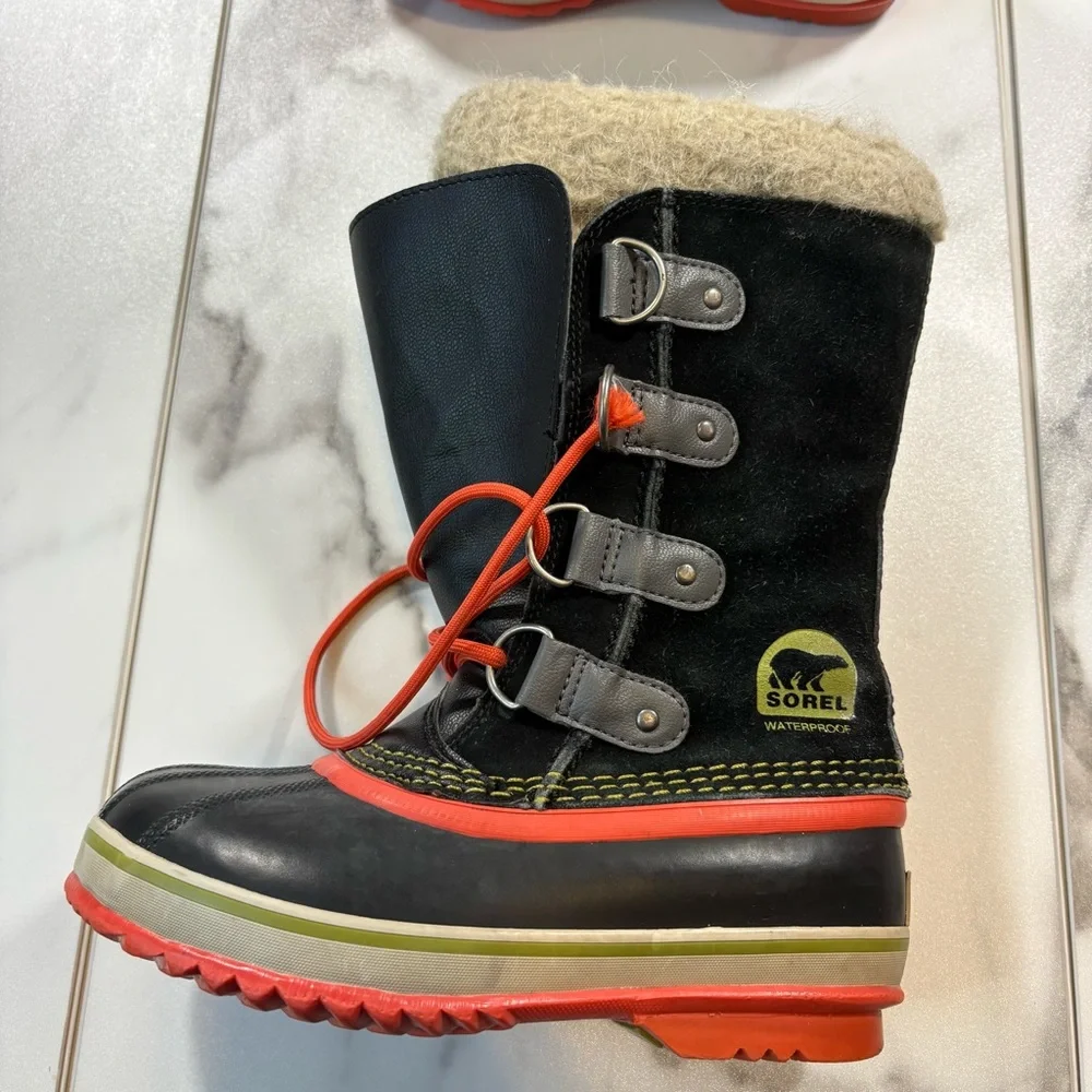 Sorrel Girls Joan of Artic Size 2 Waterproof Snow Boots